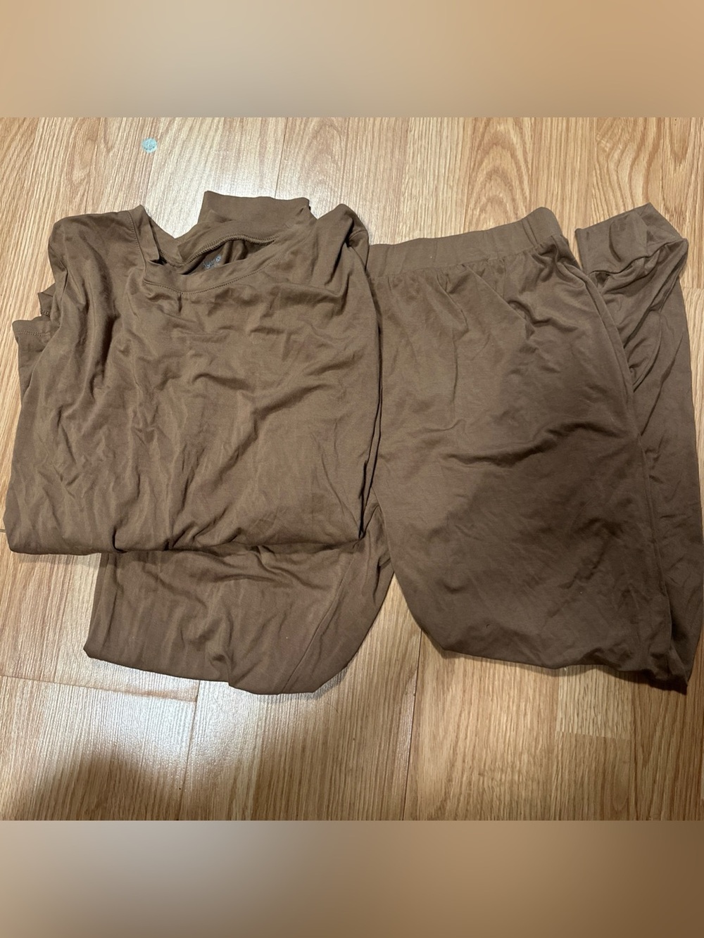 Kyte Baby Women’s Jogger Pajama Set Brown Medium Long Sleeve